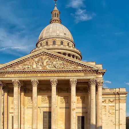 Luxury Royal Suite, 118 Square Meters, Notre Dame, 3 Bedrooms