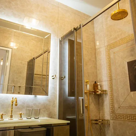 Luxury Royal Suite, 118 Square Meters, Notre Dame, 3 Bedrooms