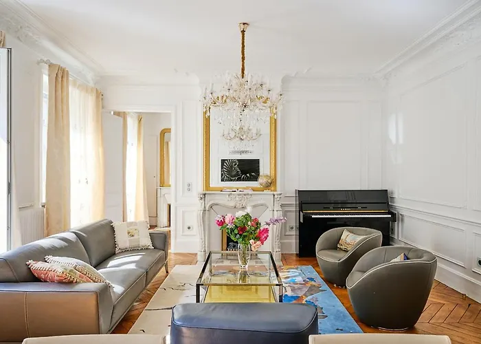 Luxury Royal Suite, 118 Square Meters, Notre Dame, 3 Bedrooms